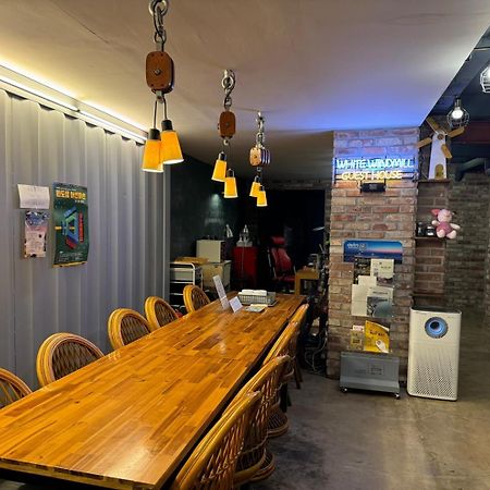White Windmill Guesthouse Mokpo Exterior foto