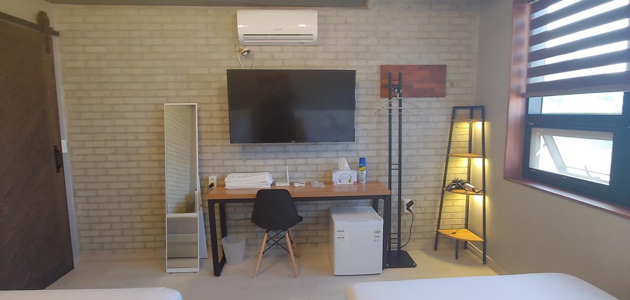 White Windmill Guesthouse Mokpo Exterior foto